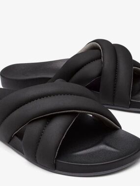 Olukai Hila Women’s Puffy Slide Sandals - Size 9 - Waterproof!